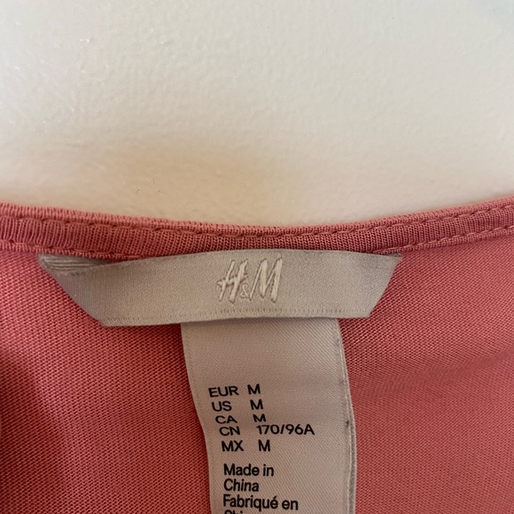 H & M ruffle front tank size M - Picture 2 of 3